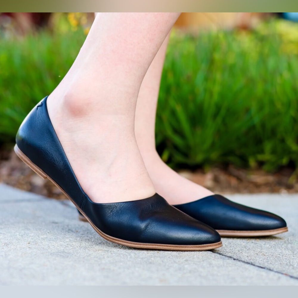 Black Zodiac Hill Flat, Women’s 11 - New in Box (NIB)